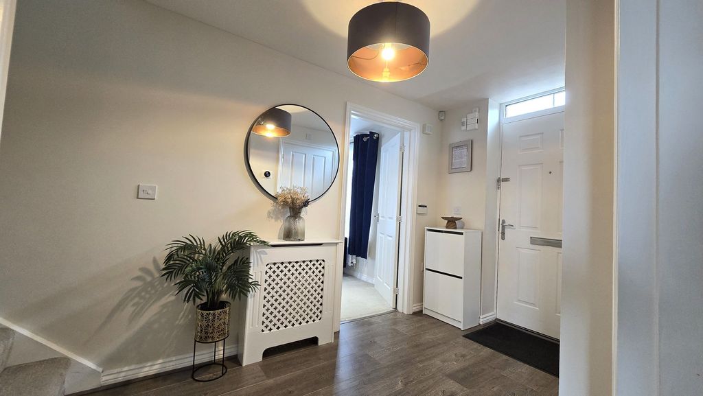 Property photo 3 of 19 Hallway