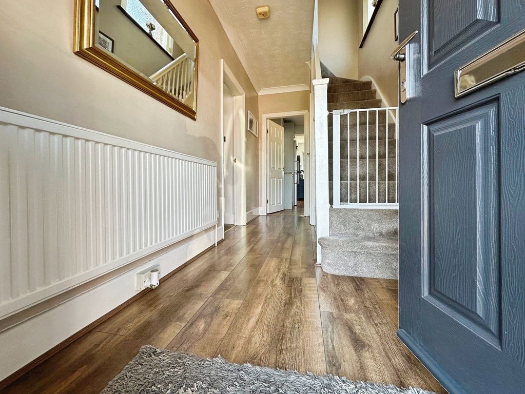 Property photo 2 of 21