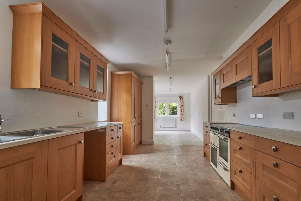 Property photo 2 of 20 Kitchen
