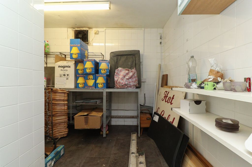 Property photo 3 of 18 Picture 3