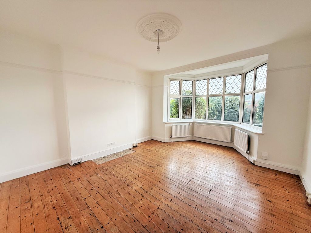 Property photo 1 of 17 Img-7027