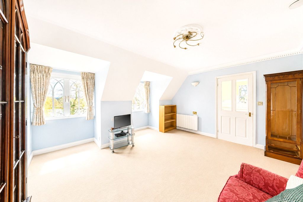 Property photo 2 of 12 Sitting Room