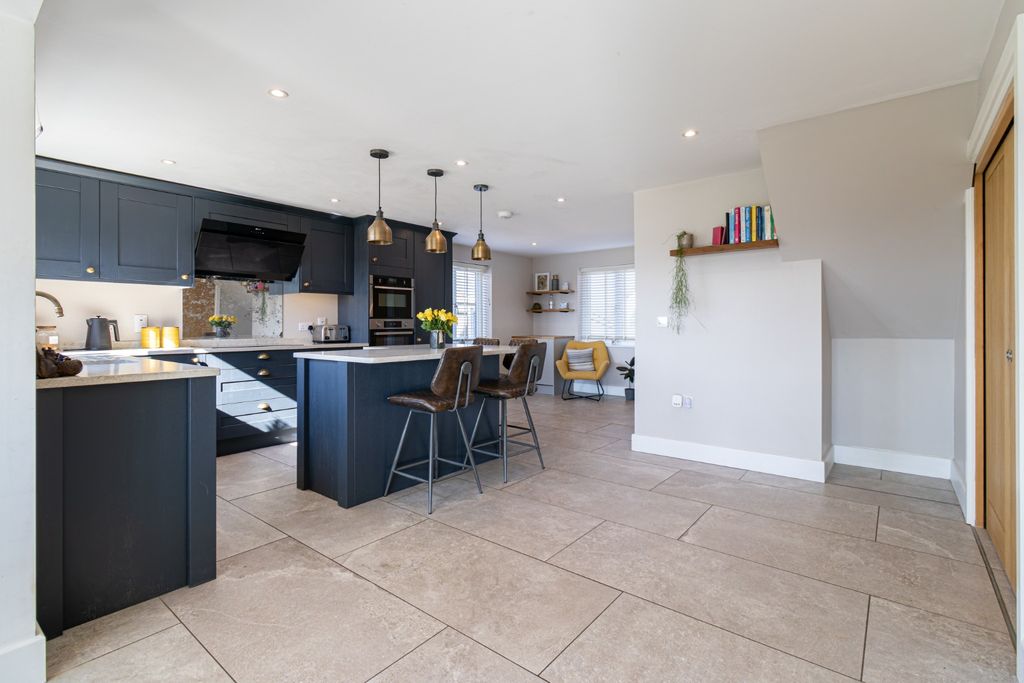 Property photo 2 of 36 2074666