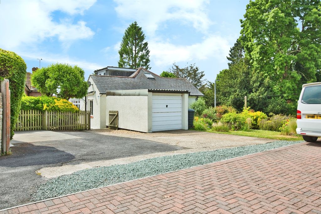 Property photo 2 of 23
