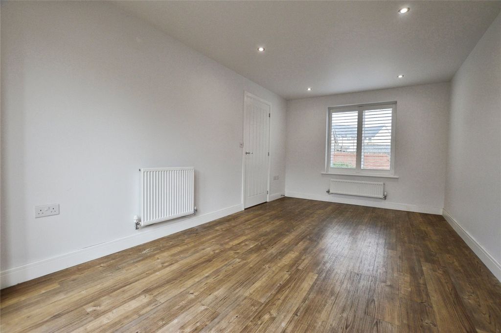 Property photo 3 of 16 Picture No. 24