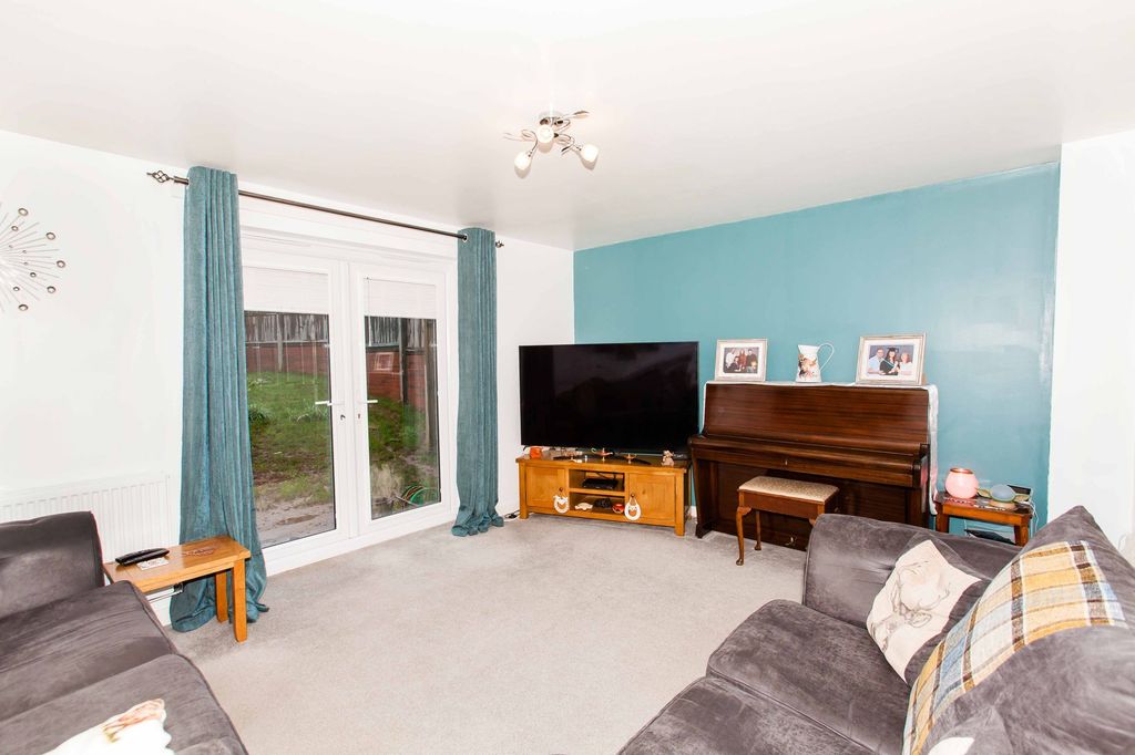 Property photo 3 of 23