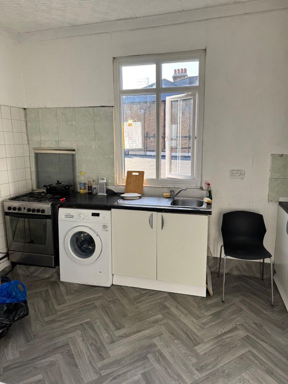 Property photo 2 of 7 7d1Eb67c-Edbe-4Ad5-A38A-35A15Cfb845F