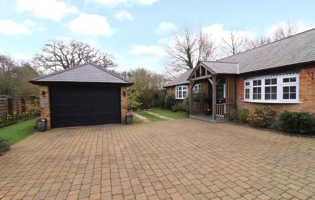 Additional image 29 of 4 bed detached bungalow for saleBotley Road, West End SO30