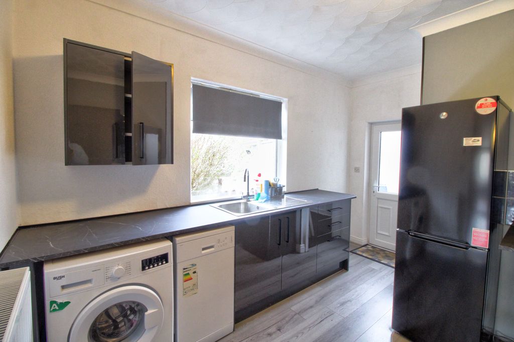 Property photo 3 of 12 Img_6603_4_5Realistic