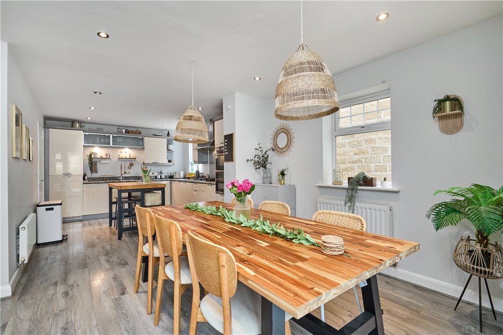 Property photo 3 of 23 Family Living