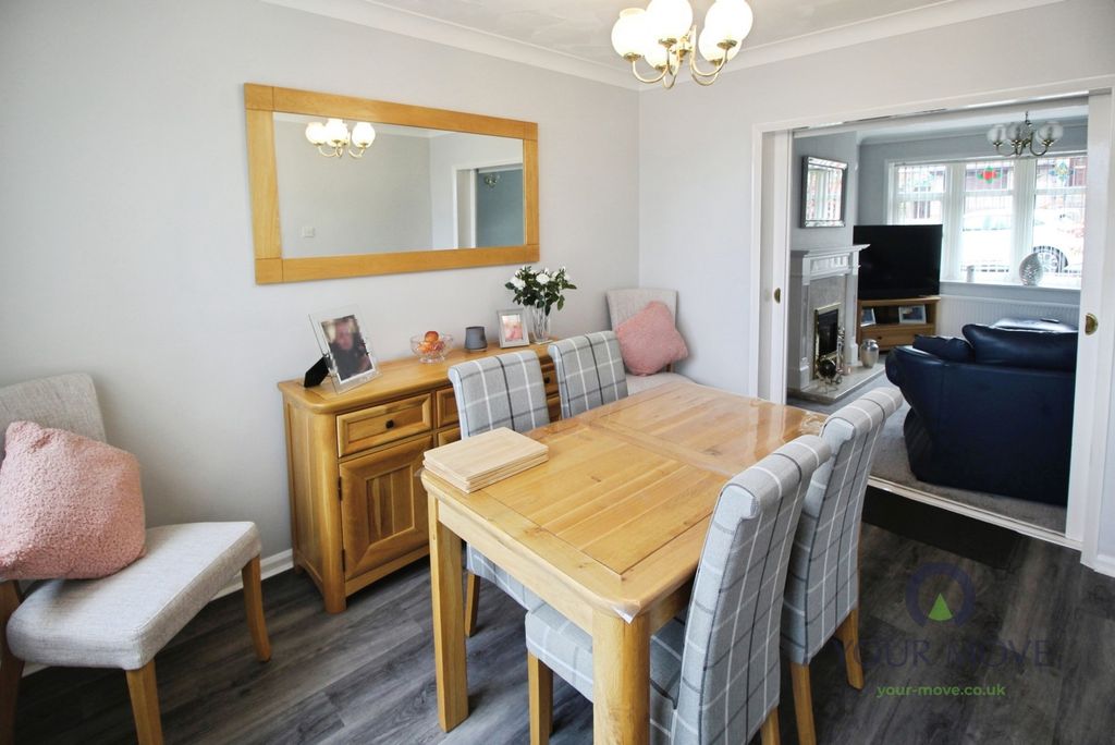 Property photo 3 of 11 Dining Room