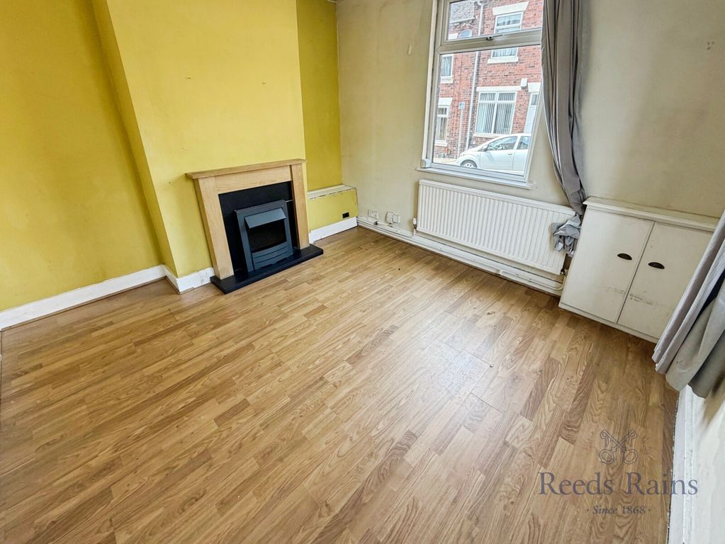Property photo 3 of 11 Dining Room