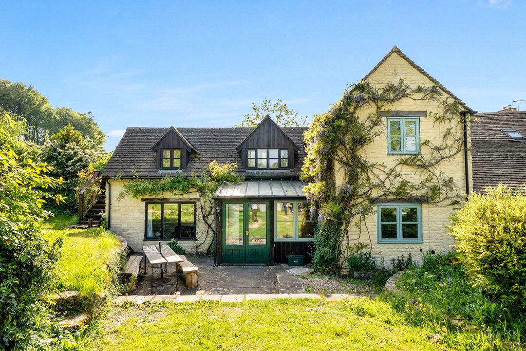 Property photo 2 of 35