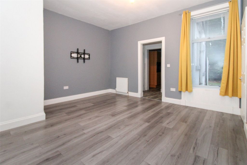 Property photo 2 of 13 Picture 2