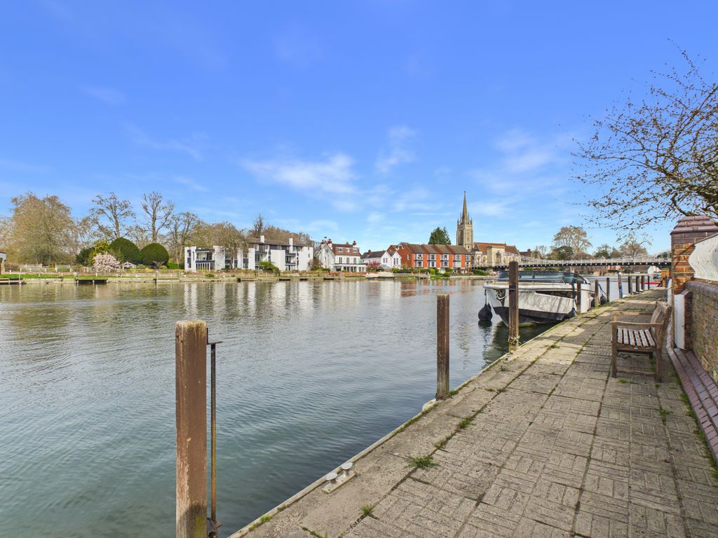 Property photo 3 of 10 Cam01984G0-Pr0575-Still021