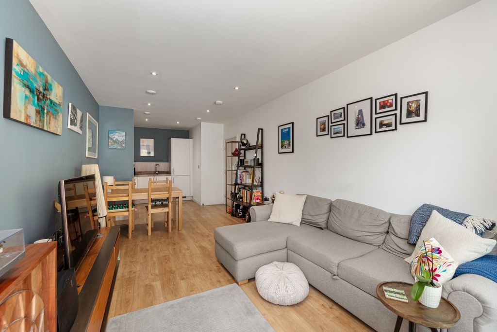 Property photo 3 of 15 094A0273