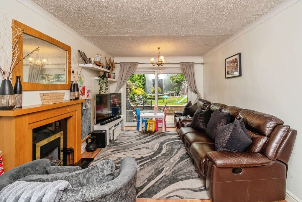 Property photo 3 of 17 Pbox-Img.Jpg