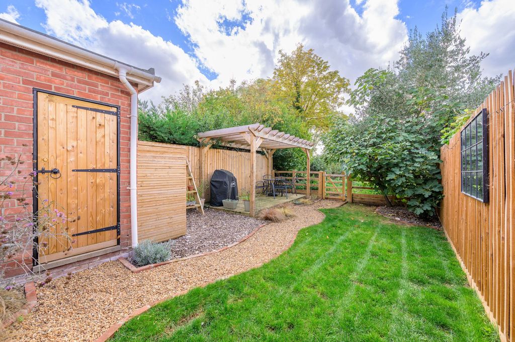 Property photo 2 of 24