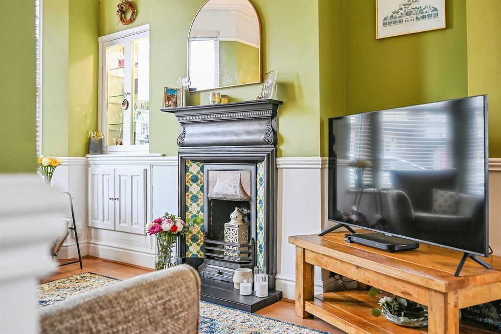 Property photo 3 of 17