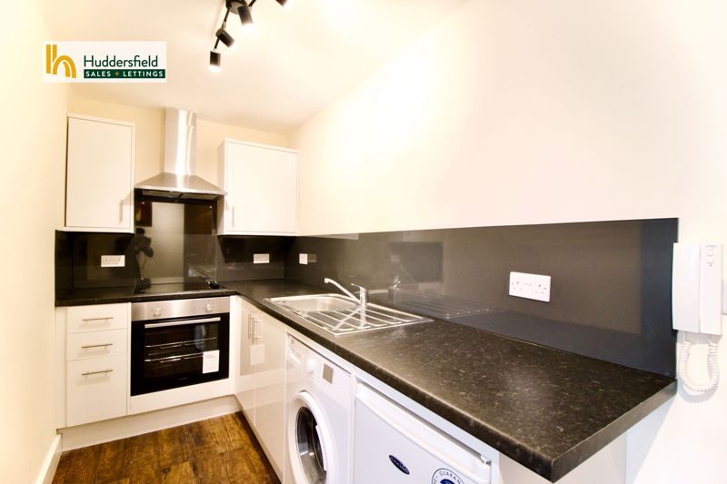 Property photo 3 of 6 Kitchen