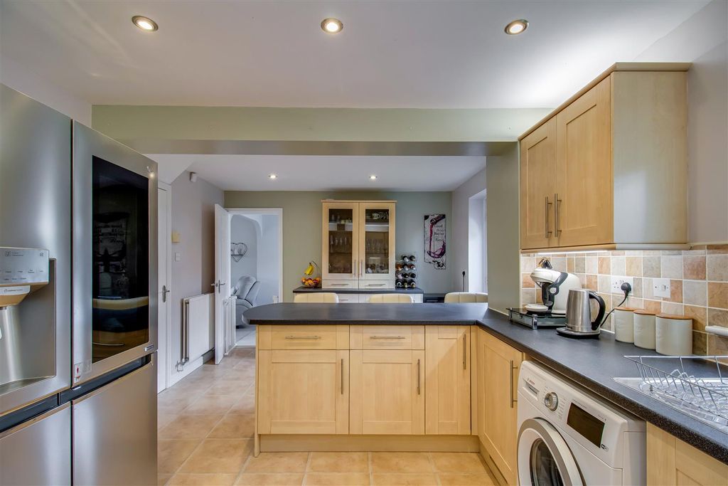 Property photo 3 of 13