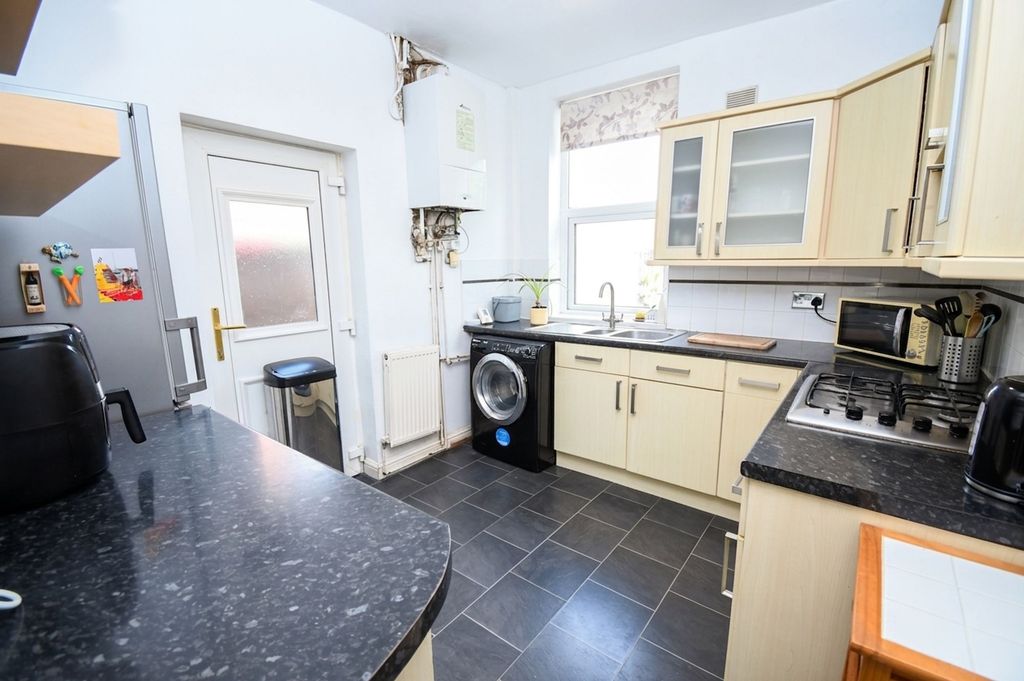 Property photo 3 of 13