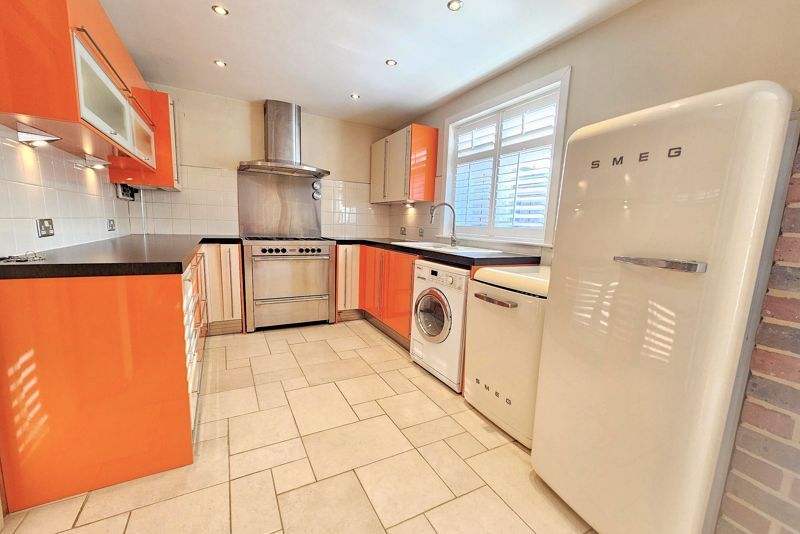 Property photo 3 of 16 Kitchen/Breakfast Room