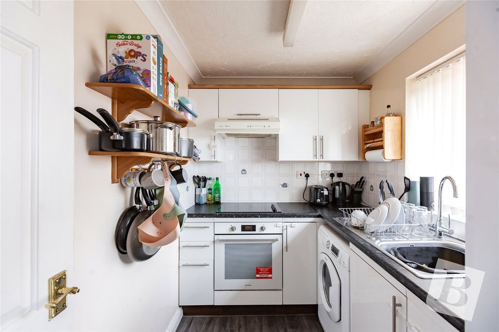 Property photo 2 of 14 Kitchen