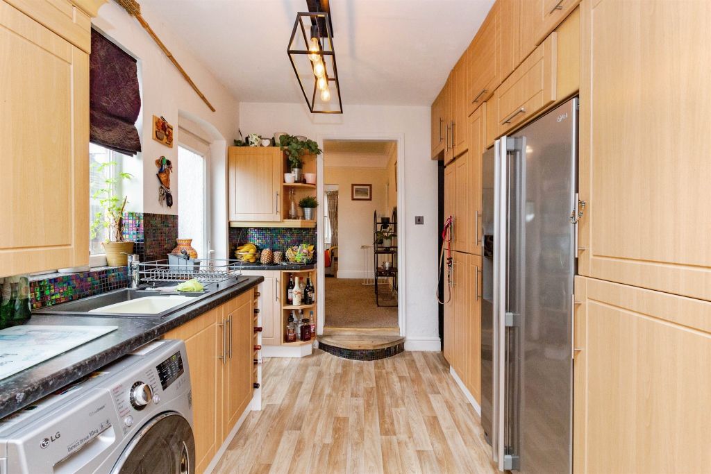 Property photo 2 of 20