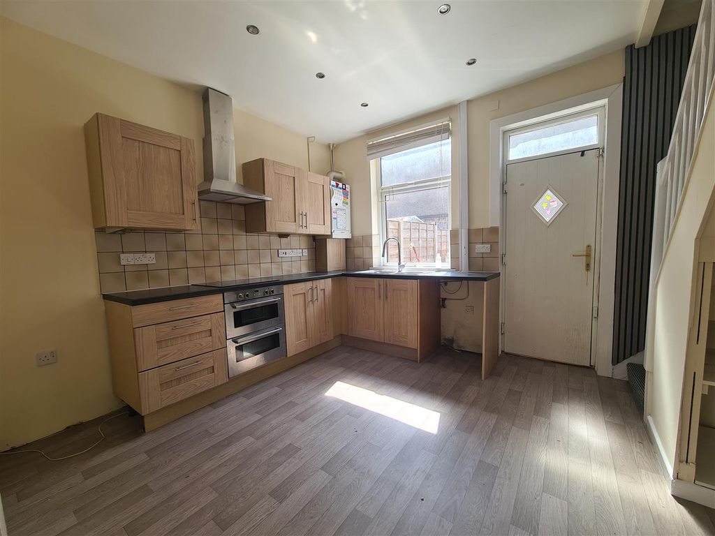 Property photo 2 of 6 1000041424.Jpg