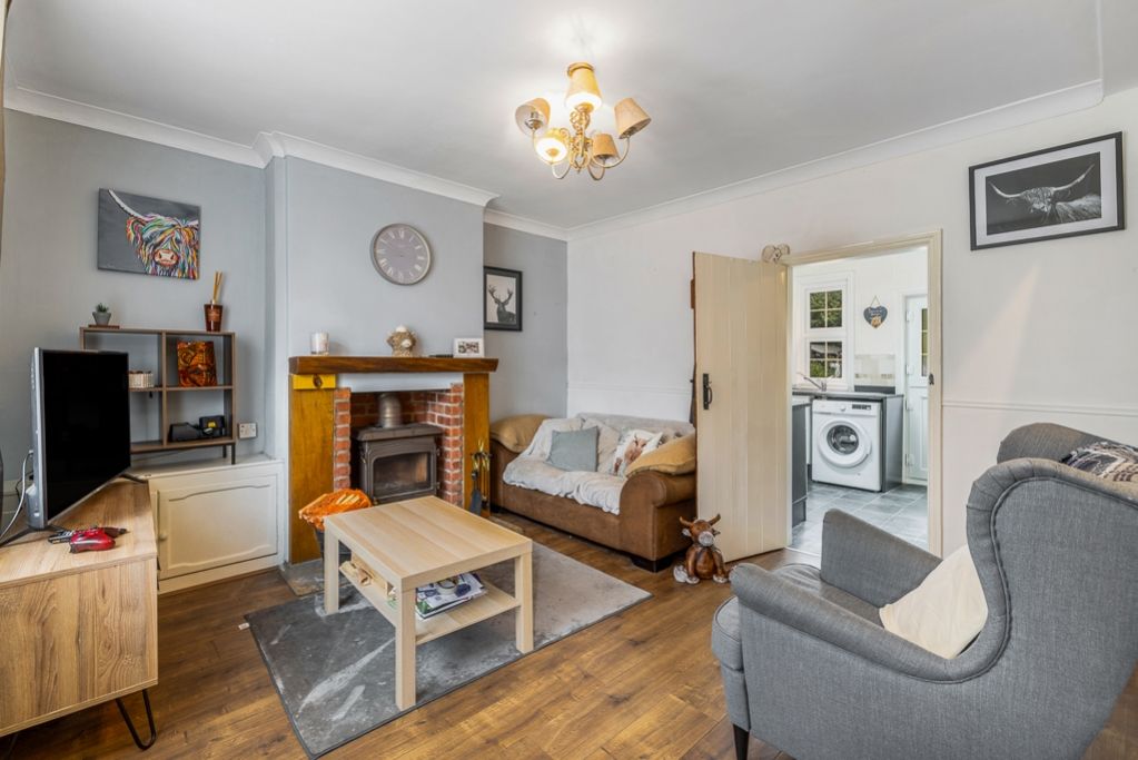 Property photo 3 of 13 3 Shop Hill (Mareham-Le-Fen)-7