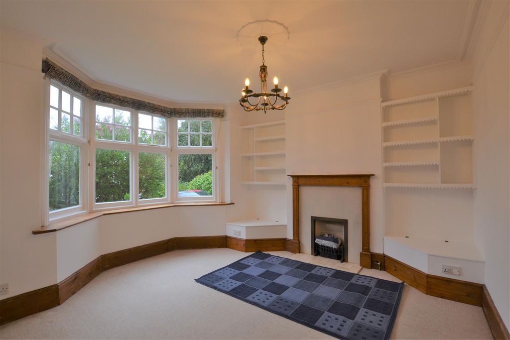 Property photo 3 of 16 Living Room