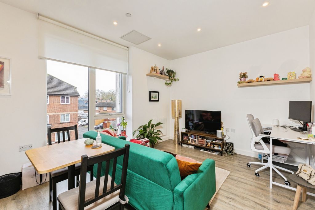 Property photo 3 of 20