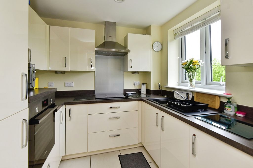 Property photo 3 of 16 Pbox-Img.Jpg