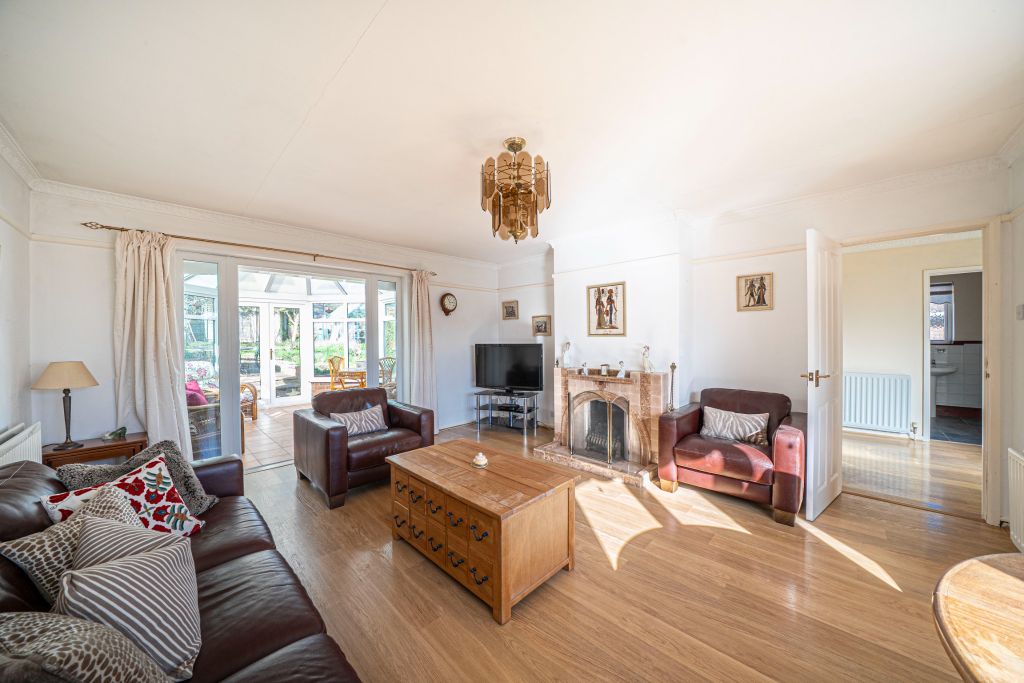 Property photo 2 of 26