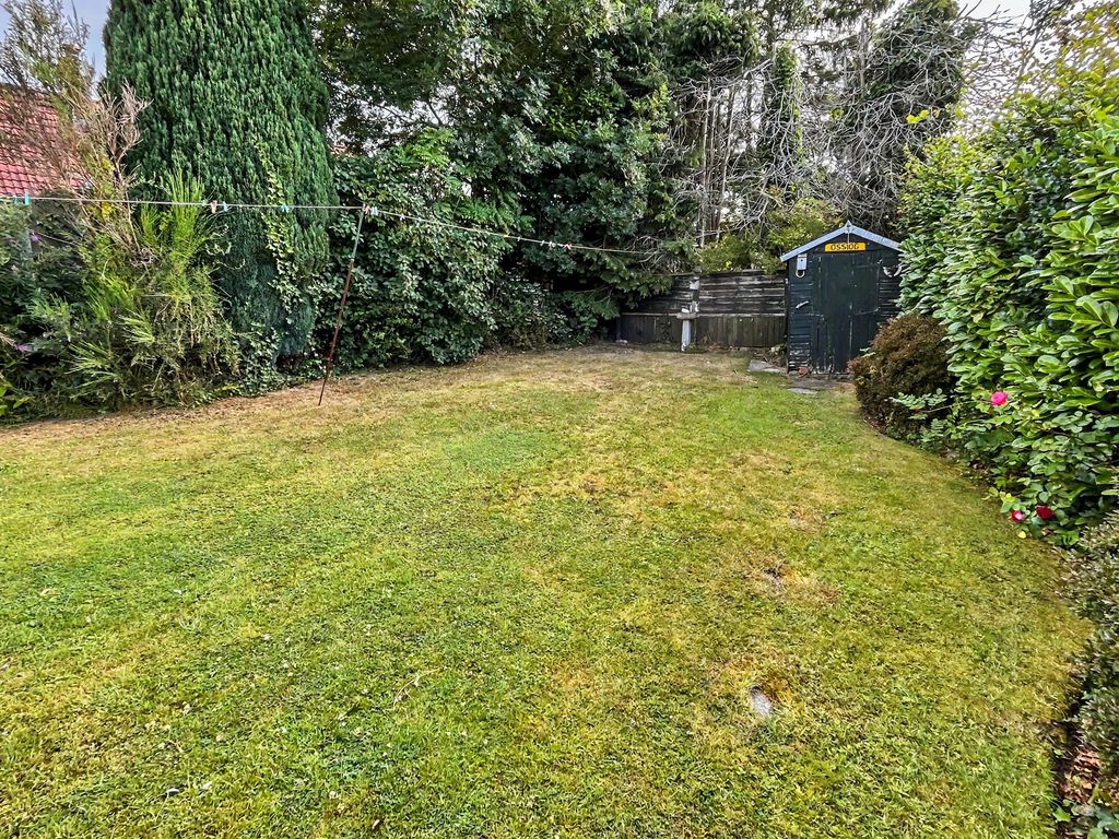 Property photo 2 of 20