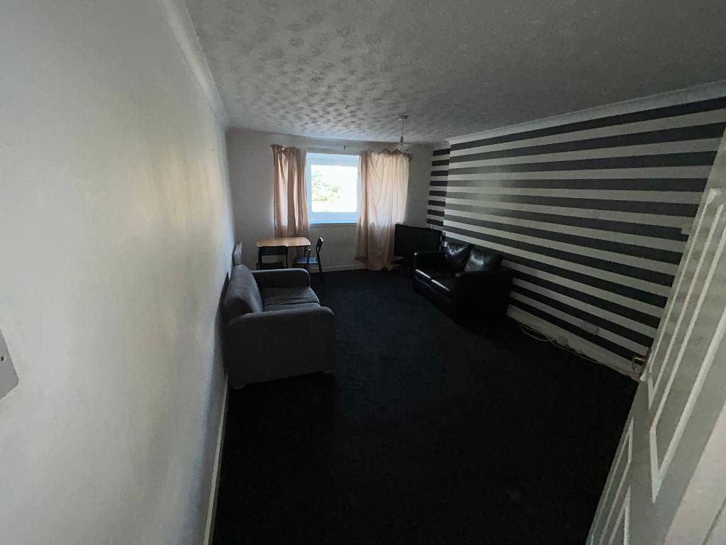 Property photo 2 of 13 Lounge