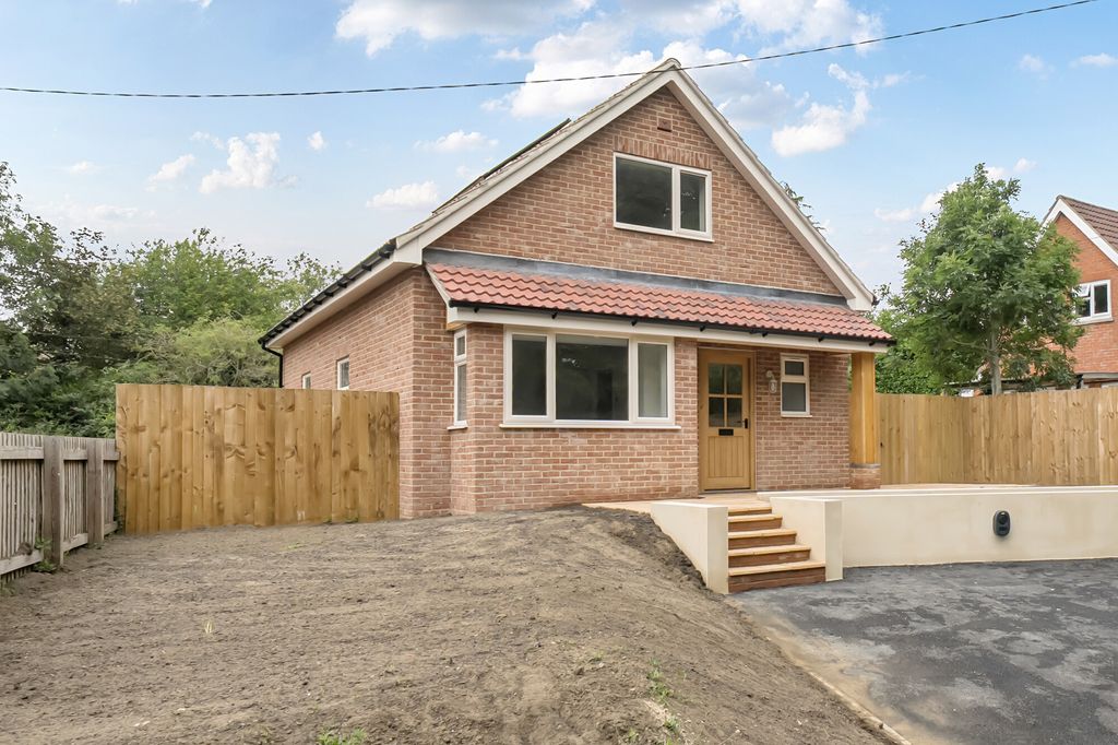 Property photo 1 of 21