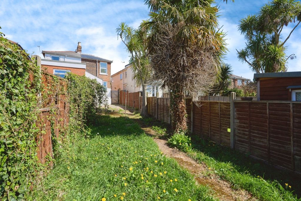 Property photo 2 of 16 Photo