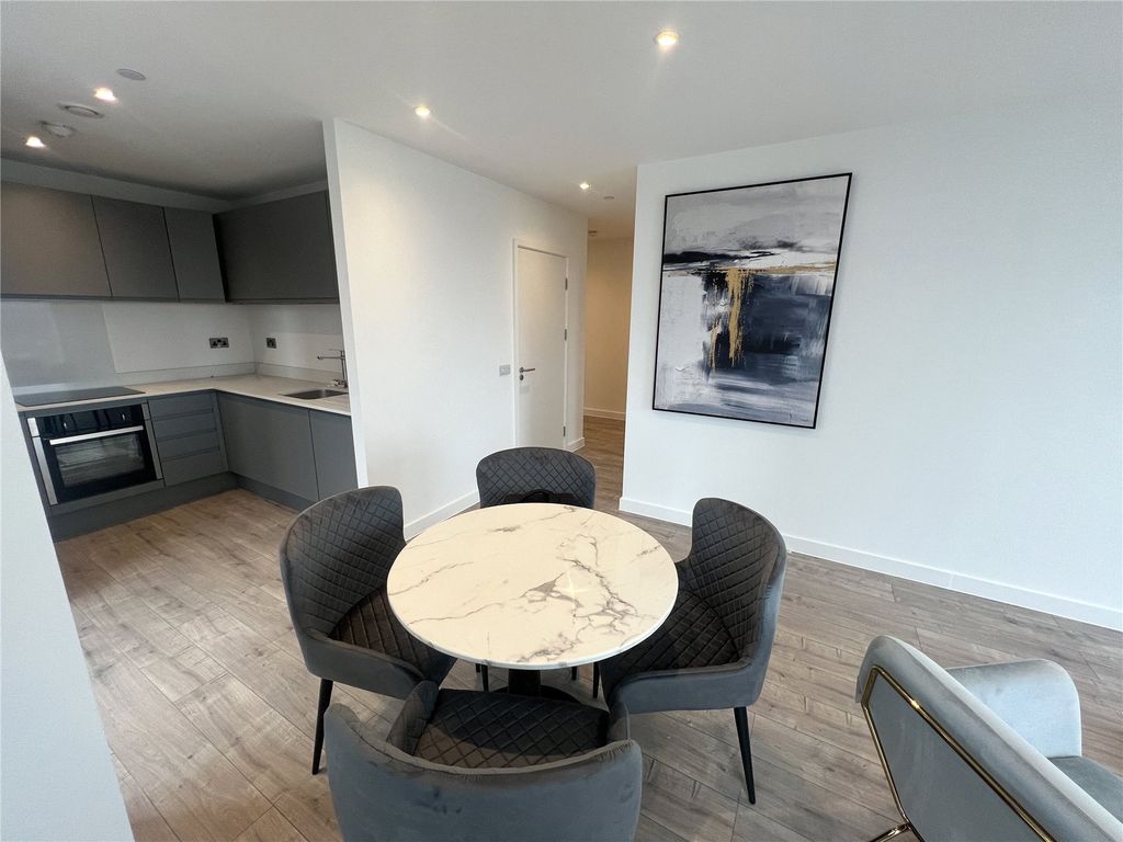 Property photo 3 of 11 Picture 3