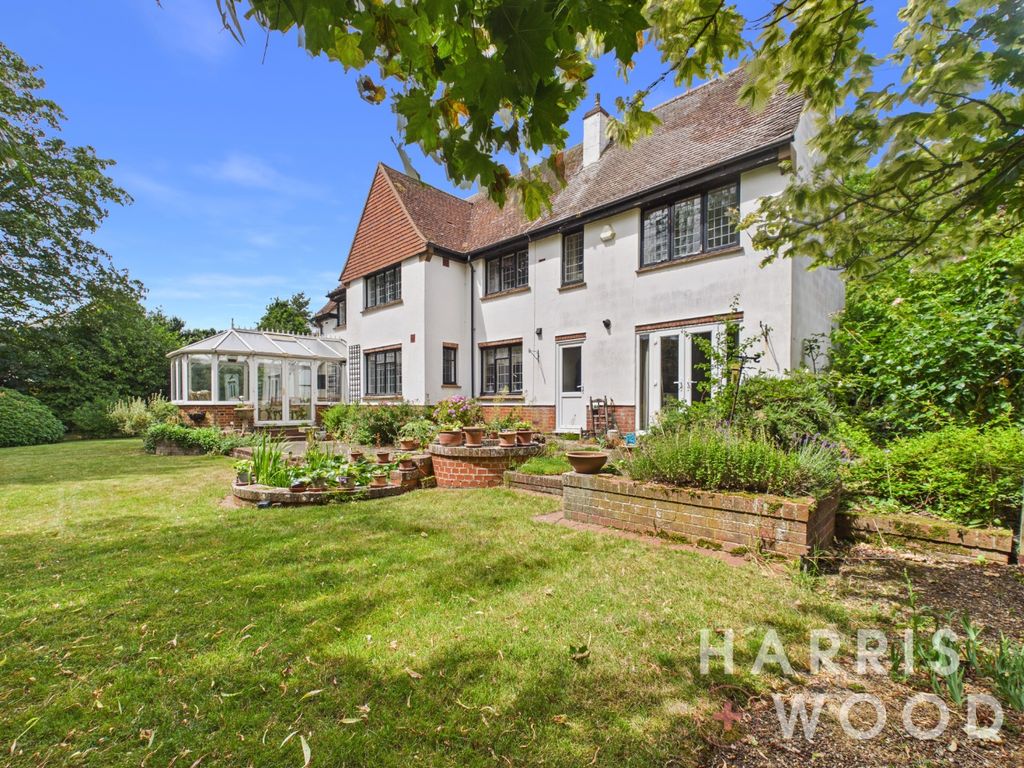 Property photo 1 of 41 5271631