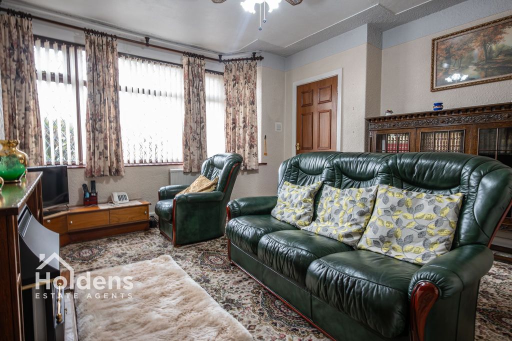 Property photo 2 of 20