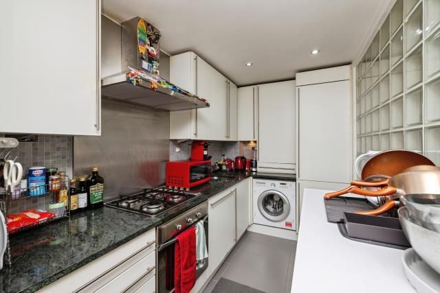 Property photo 2 of 18 Kitchen