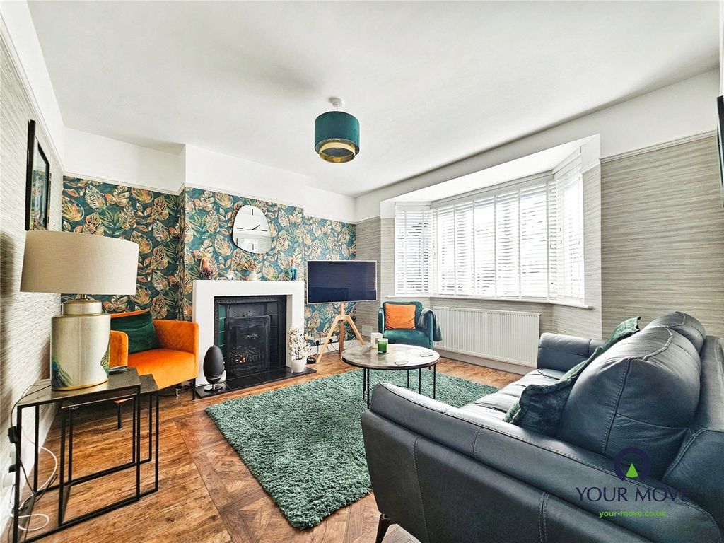 Property photo 2 of 17 Lounge