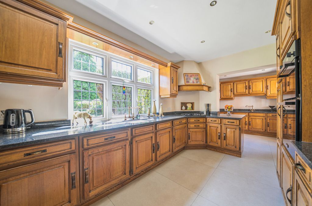 Property photo 2 of 20 53-681E214Ddb1Db-...