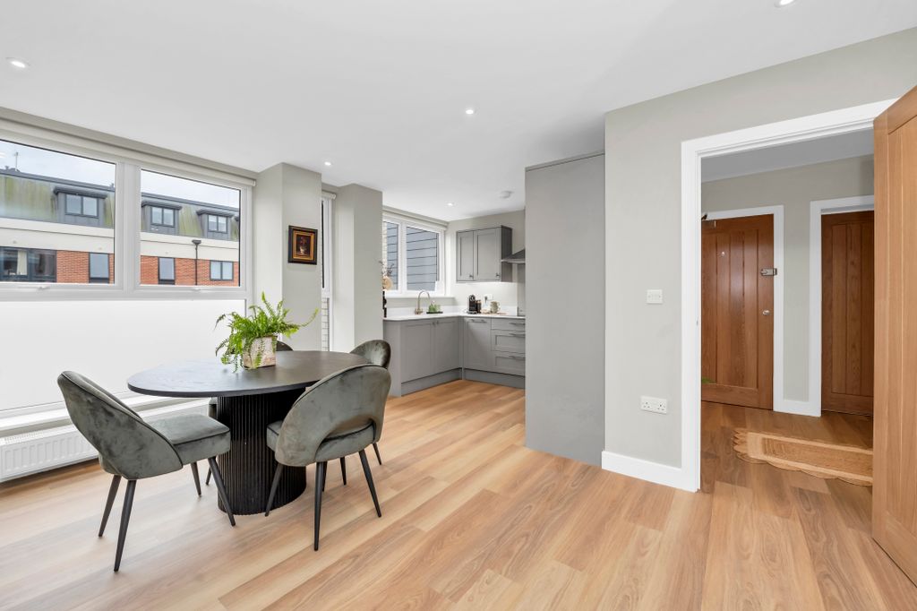 Property photo 3 of 25