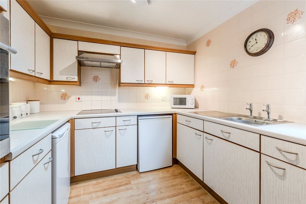 Property photo 3 of 12 Picture No. 10