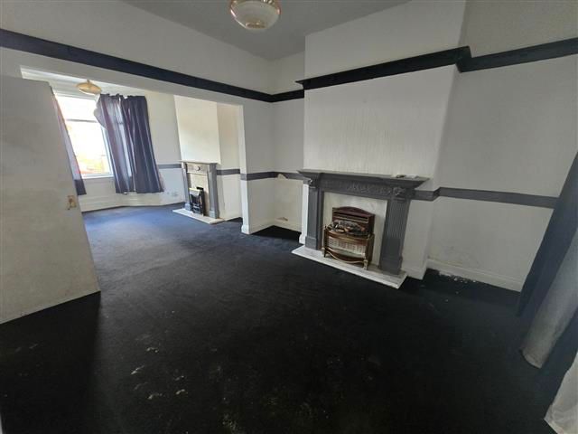 Property photo 2 of 6 Living Room