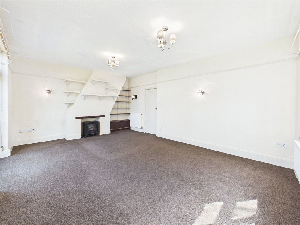 Property photo 3 of 21 Picture No. 06