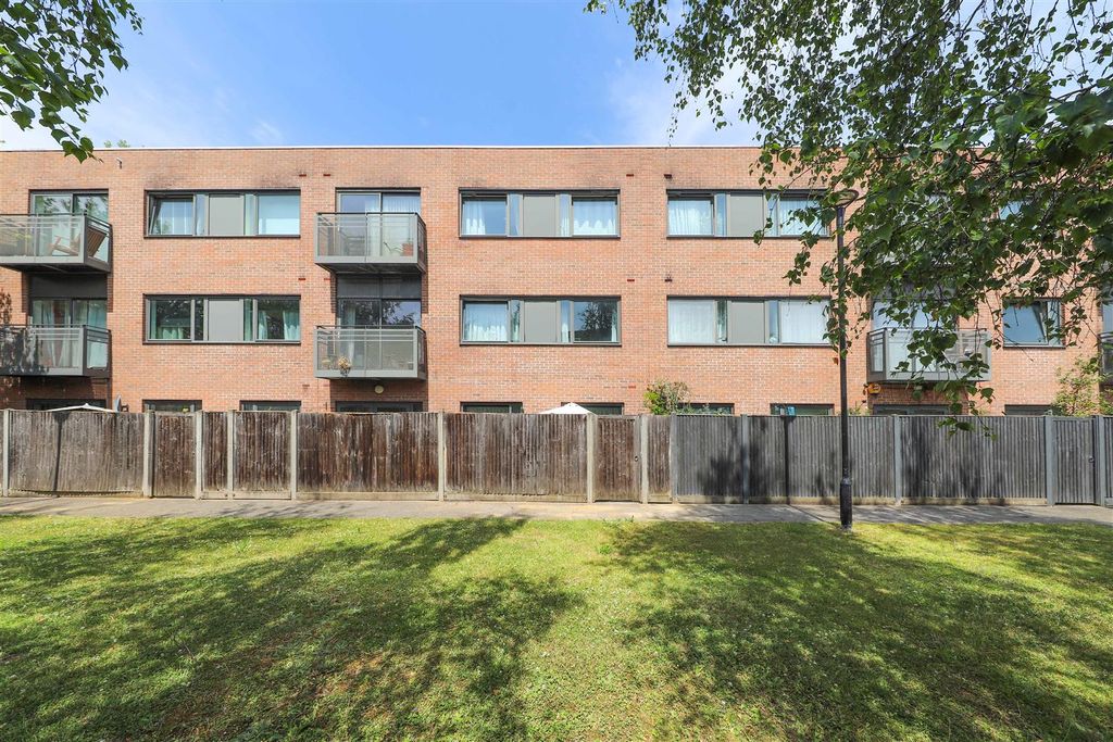 Property photo 1 of 15 Watson House